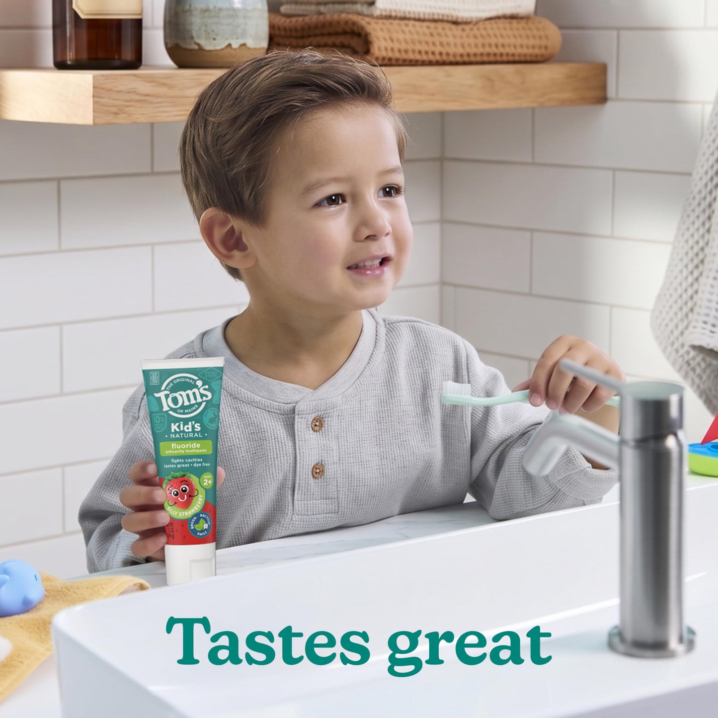Tom’s of Maine Natural Kids Fluoride Toothpaste, 3 Pack, For Kids Ages 2 and Up, Great Toddler Toothpastes, No Artificial Flavors, Dyes